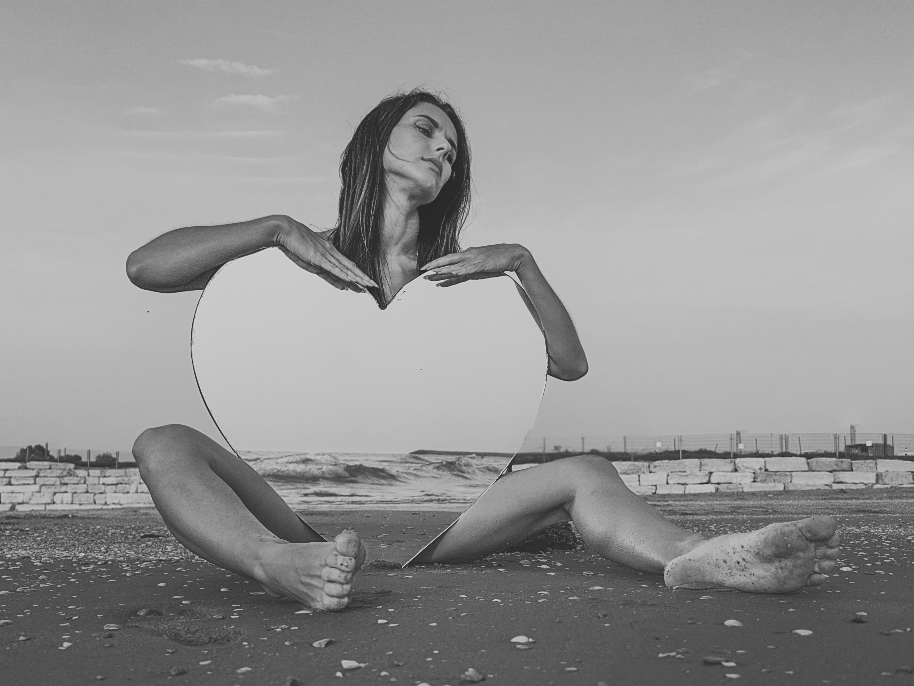 The Heart Is a Window — תמונה לסלון וצילום אמנותי ישראלי מאת ערן ירושלמי